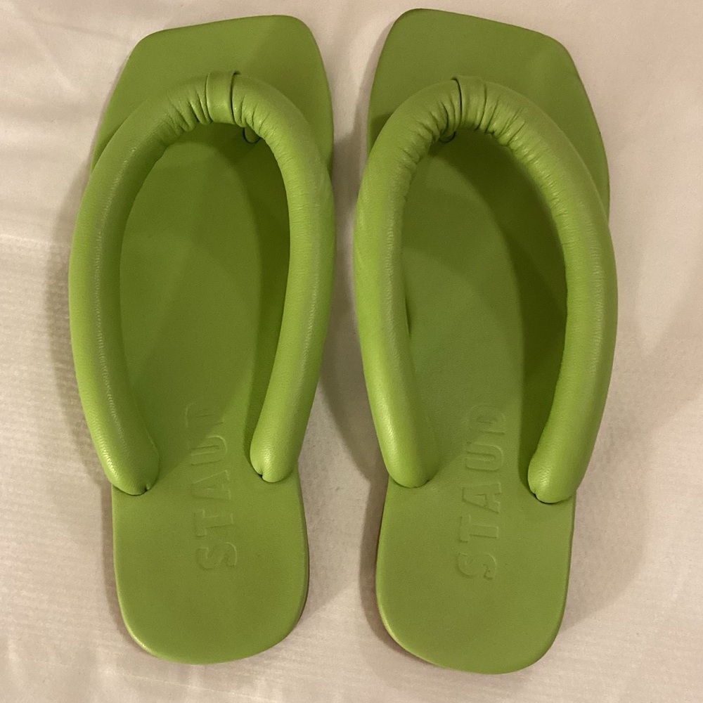 STAUD RIO PADDED THONG SANDALS